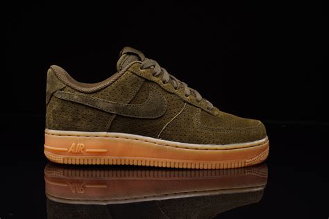 nike air force 1 suede.